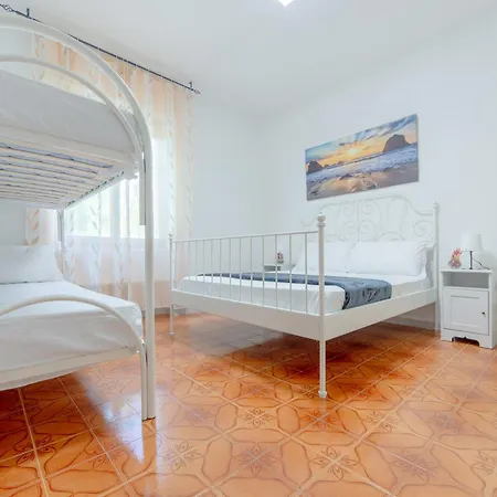 Casa de hóspedes Baia - Summer 3*